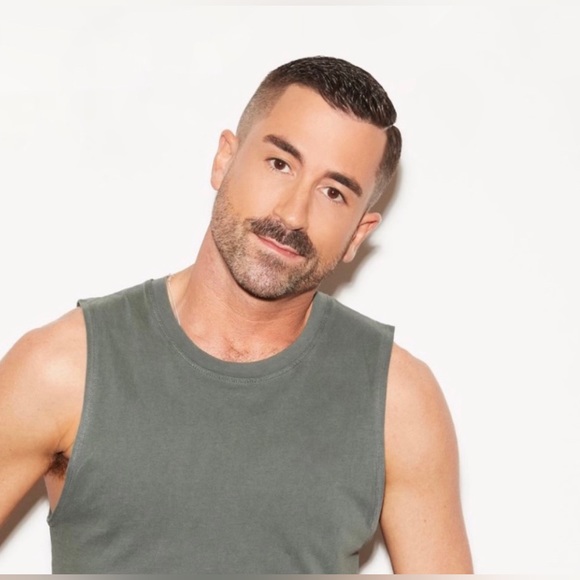 Meet your Posher, Christopher - Picture 1 of 1